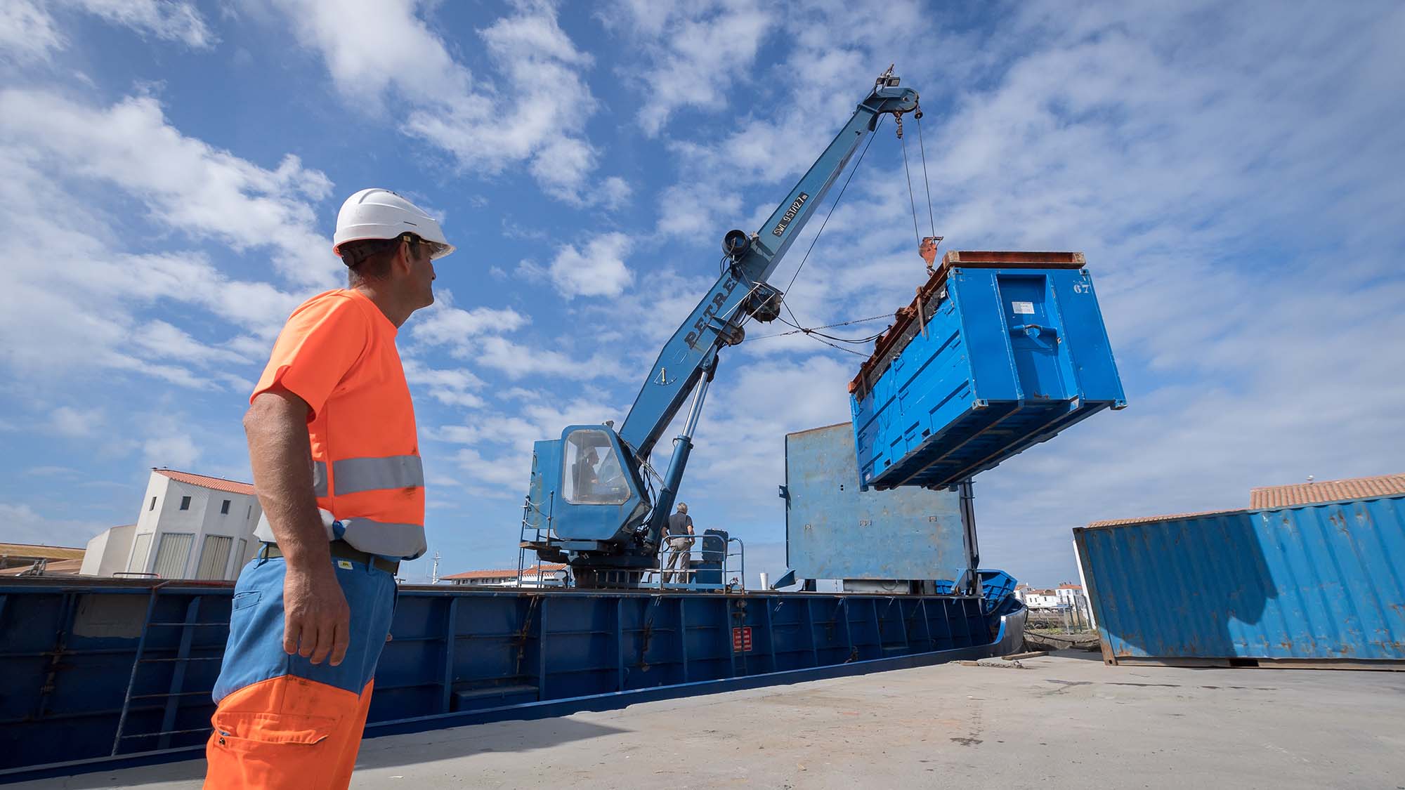 evacuation bennes port ile d Yeu