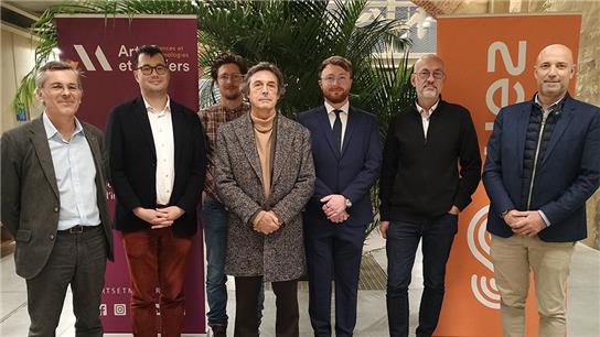 Frédéric MERIENNE, Directeur de la thèse ; Jean-Rémy CHARDONNET, Directeur délégué de l’Institut Arts et Métiers de Chalon-sur-Saône et Co encadrant de la thèse ; Jérémy PLOUZEAU, Ingénieur de recherche Amvalor ; Jean-François BOUJUT, Professeur Grenoble INP-Génie industriel et rapporteur de la thèse ; Guillaume KLEIN, Docteur Arts et Métiers ; Laurent MONNOT, Responsable support technique SUEZ ; Julien PIQUES, Directeur adjoint de l'agence Saône-et-Loire Jura SUEZ