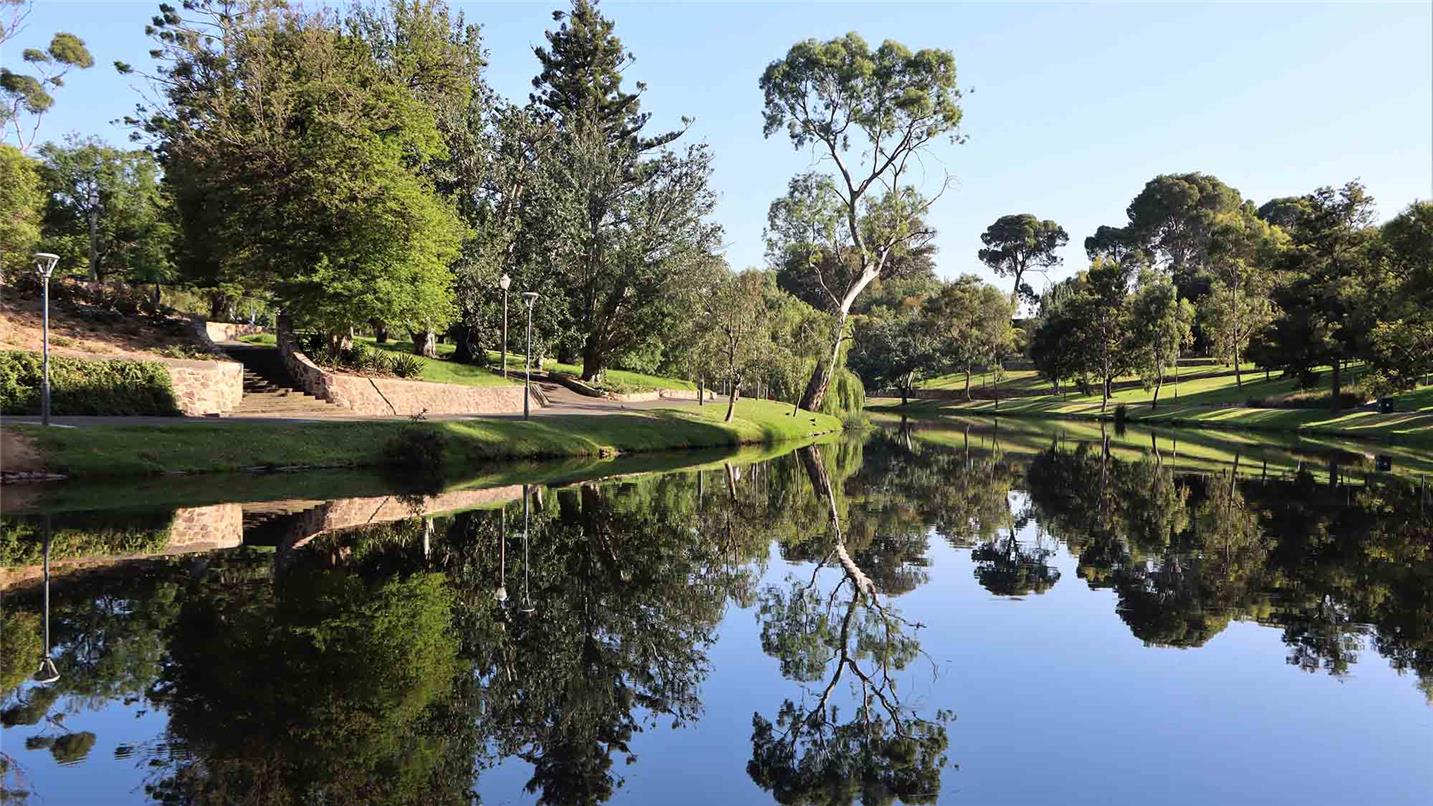 Adelaide, Australia ©Nel_Botha-NZ