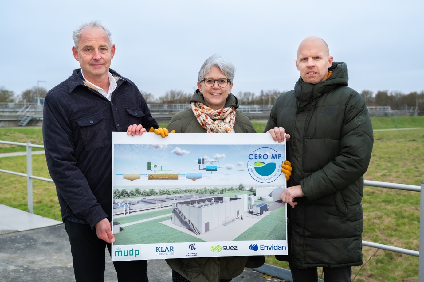 PR-240225-PIONEERING-PROJECT From left: Per Krøyer Kristensen, CEO of SUEZ Water, Line Wilchen Hollesen, CEO of KLAR Forsyning and Mikkel Hansen, Business Director for wastewater plants and energy at Envidan.