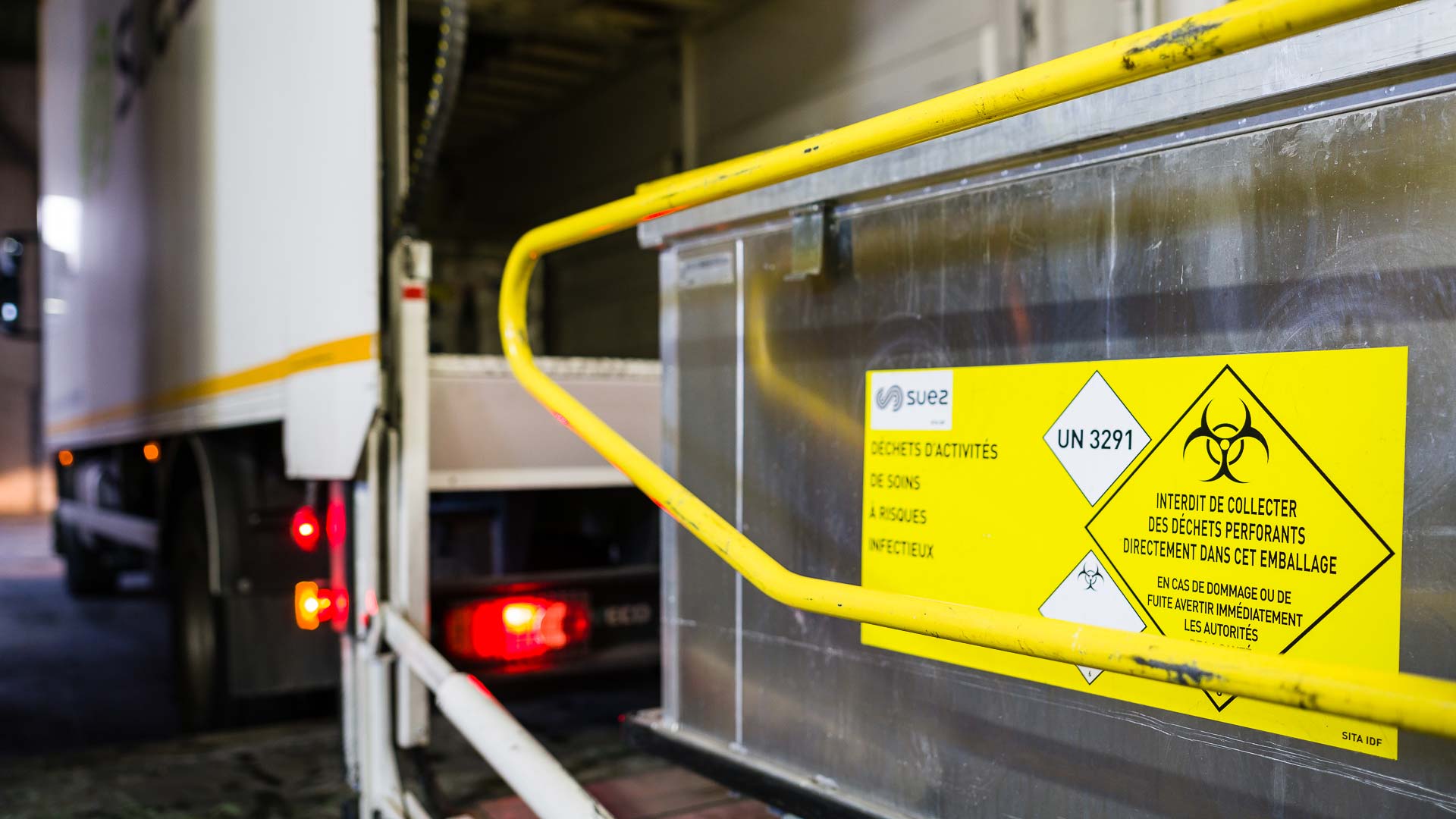 chariot DAS et camion SUEZ