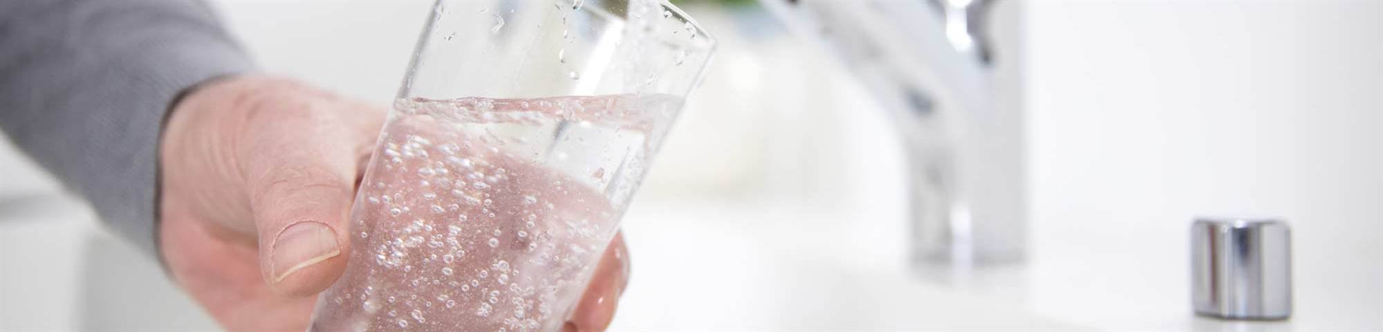 Verre-eau-robinet