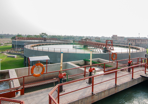 sonia-vihar-residents-of-delhi-with-safe-drinking-water SUEZ