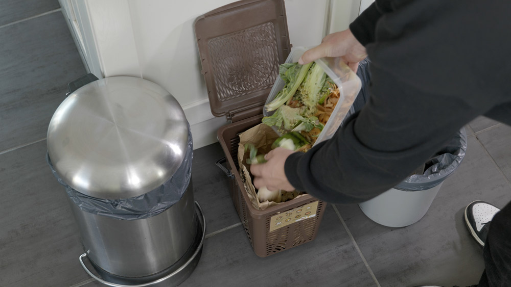 Tri des biodéchets particuliers bio-seau - SUEZ