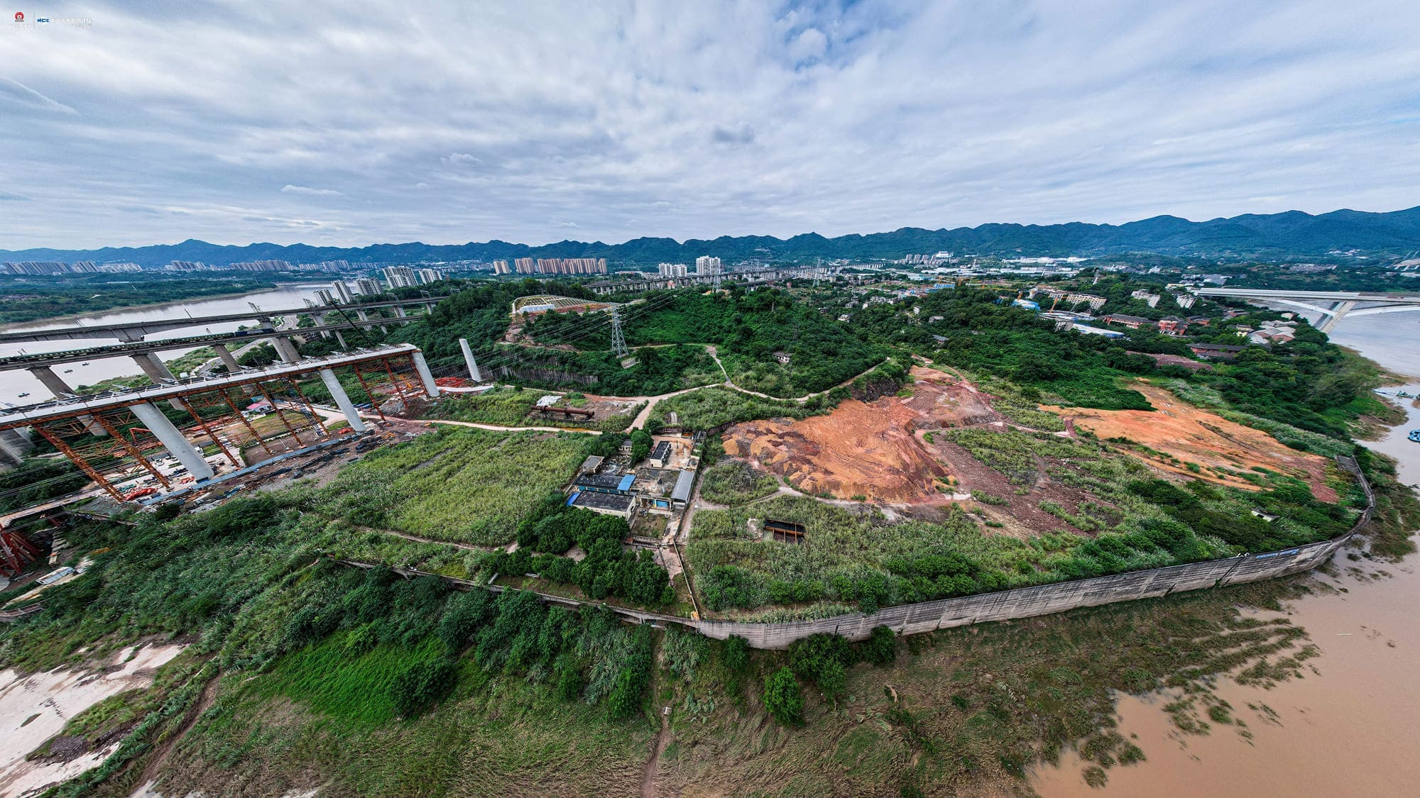 Chohngqing Mingfeng Project 1 1 1 1 SUEZ joint venture Chongqing Derun Simbond awarded a hexavalent chromium contamination risk-mitigation project at the former Minfeng Chemical Plant site in Chongqing.