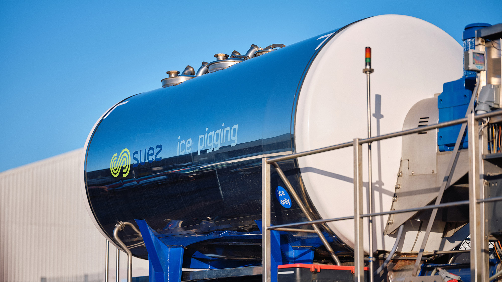 Visual of a container for the ice pigging solution by SUEZ