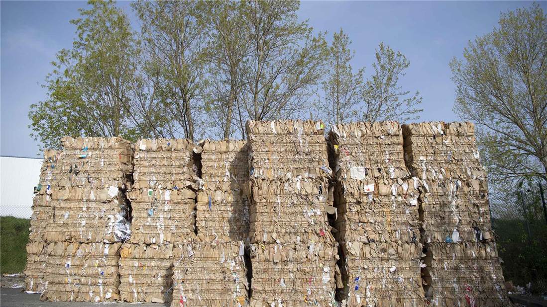 Balle de carton, © Airbus S.A.S - A. Doumenjou / Master Films