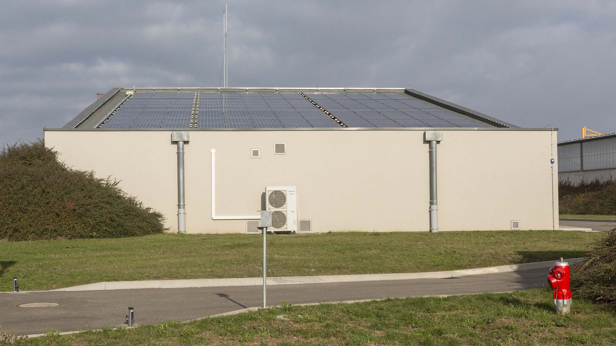 Panneaux solaire usine eau