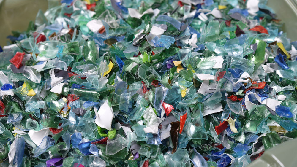 Colored recycled PET