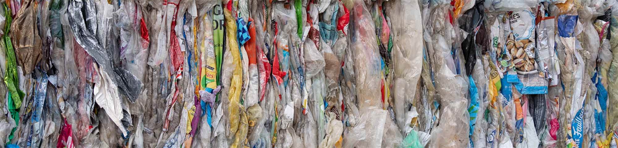 Zoom-balle-dechets-plastiques