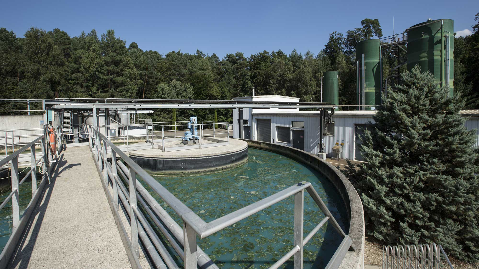 Footbridge of the aeration tank at MARS Chocolat France site